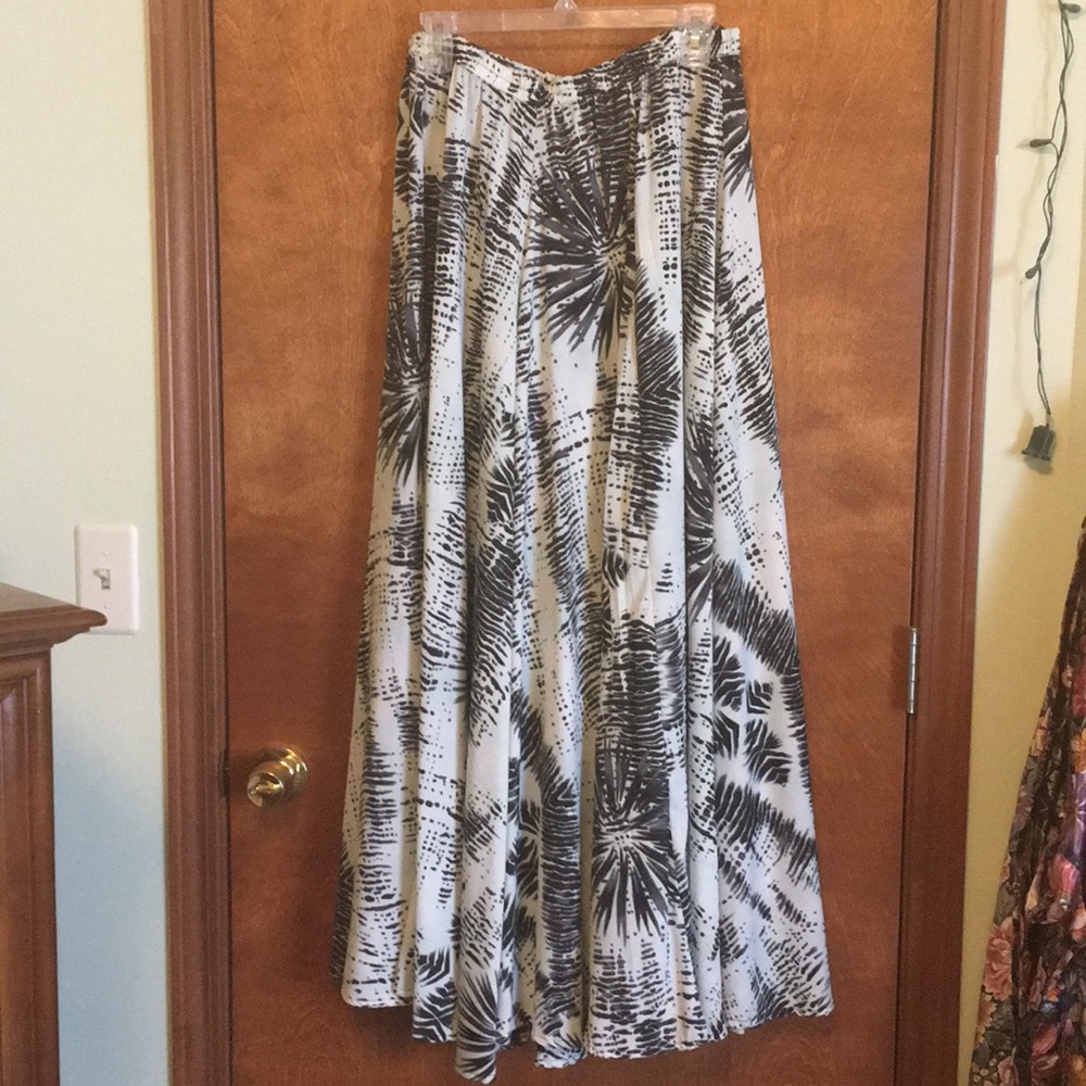 Black and white maxi skirt